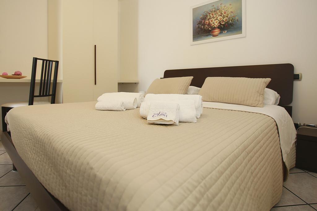 Bed & Breakfast A Casa Di Amici Giardini-Naxos